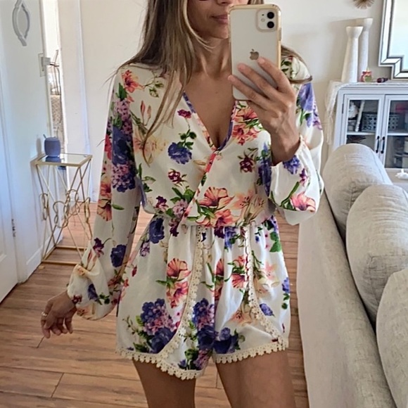 🪞 dreamy statement sleeve romper - Picture 2 of 10